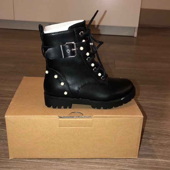 Zara girls size 9 pearl combat boots. - Picture 2 of 2